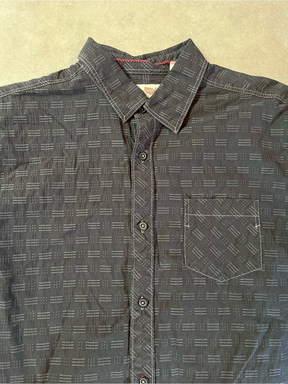 Perry Ellis Black Geometric Long-Sleeve Button-Down Shirt
XL - Picture 2 of 7
